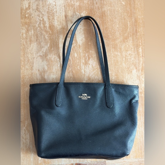 Coach Handbags - Coach Black Leather Tote